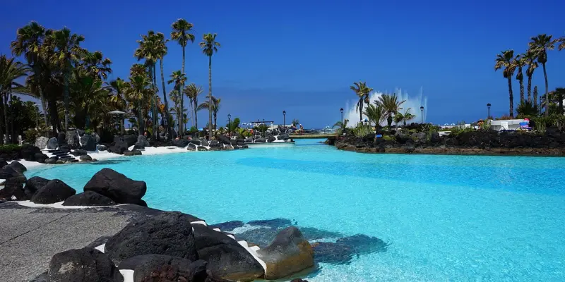 Lago Martiánez (also known as Costa Martiánez)