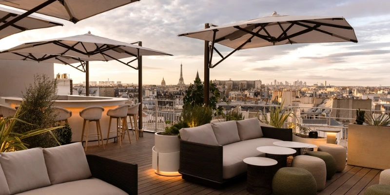 the rooftop bar at the Hôtel Dame des Arts