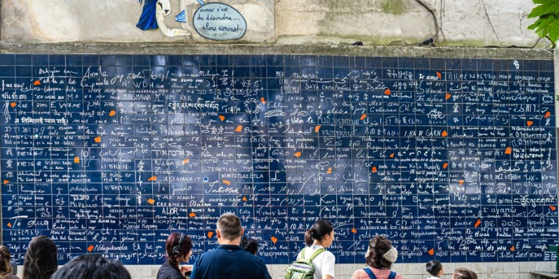 Le mur des je t'aime (The Wall of Love)