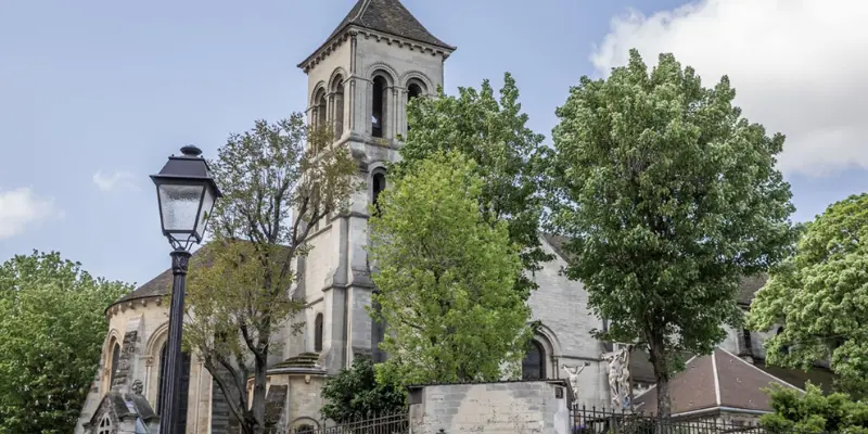 the Église Saint-Pierre de Montmartre